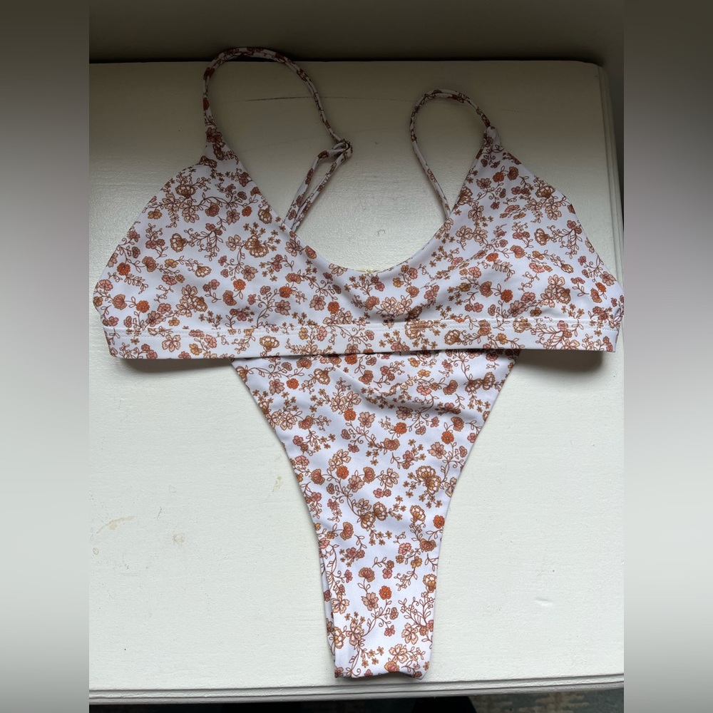 NWOT Kulani Kinis Bikini Set